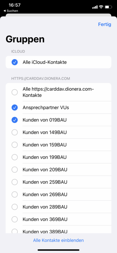 Gruppenliste von Kunden und Ansprechpartner auf dem Handy.
